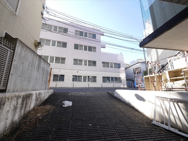 三澤ビル　(事務所・店舗)　駐車場