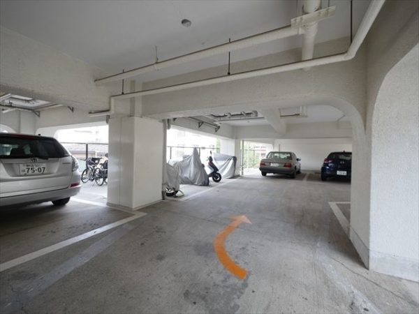 駐車場イメージ3