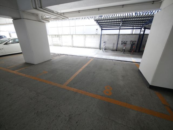 駐車場イメージ3