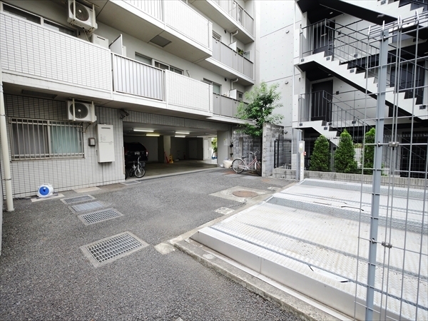 駐車場イメージ3