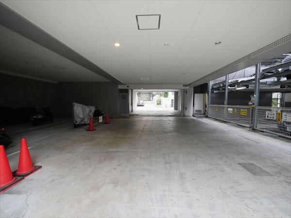 駐車場イメージ3
