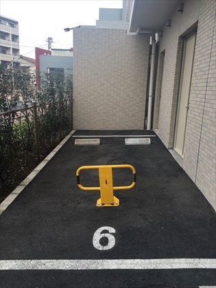 リージア新宿ウエスト　駐車場