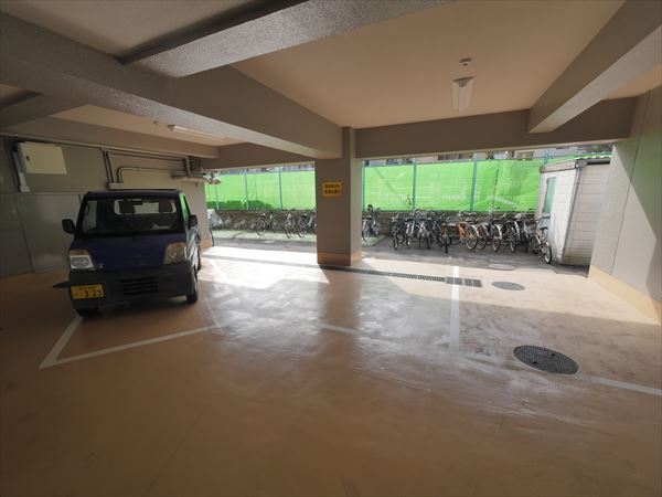 駐車場イメージ3