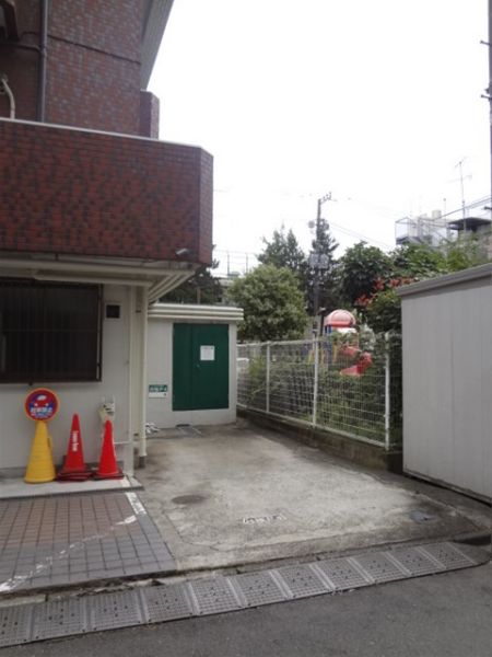 パレス北参道　駐車場