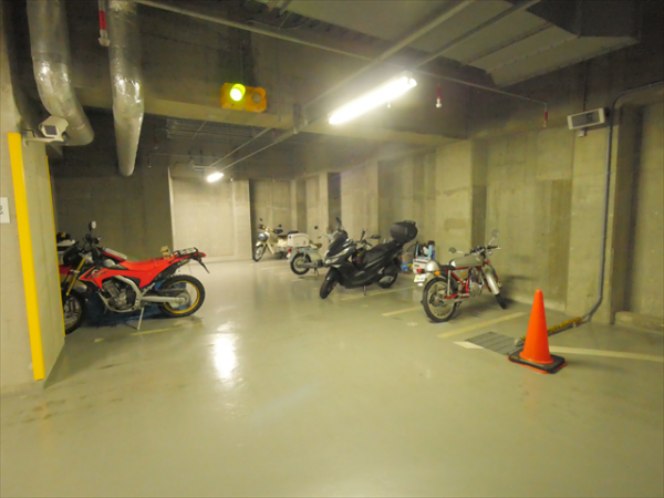 駐車場イメージ3