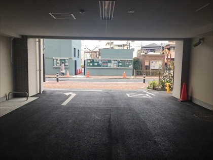 リージア新宿ウエスト　駐車場