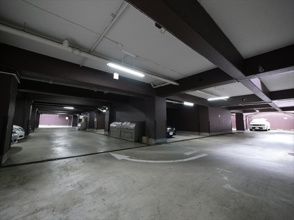 平置き駐車場（地下1階）