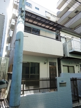 代々木三丁目貸家