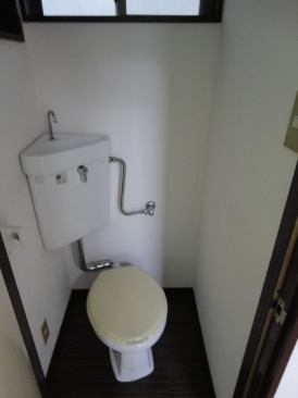 代々木三丁目貸家