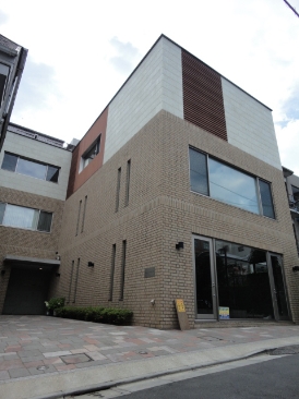 ハウスオブクゼ　(Ｈｏｕｓｅ　ｏｆ　ＫＵＺＥ)　(店舗　事務所)