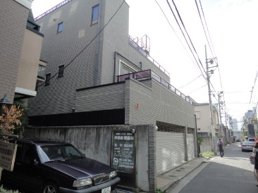 W　HOUSE　(ダブリューハウス)