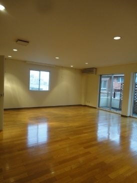 J.House　(ジェイハウス)