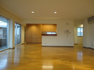 J.House　(ジェイハウス)