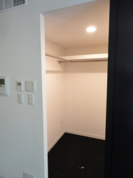 小田急コアロード六本木フロンテ