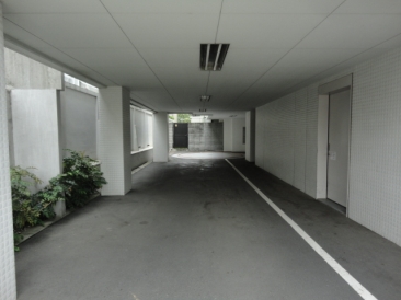 小田急コアロード六本木フロンテ