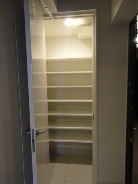 イニシアイオ西麻布 (INITIAIO NISHIAZABU)