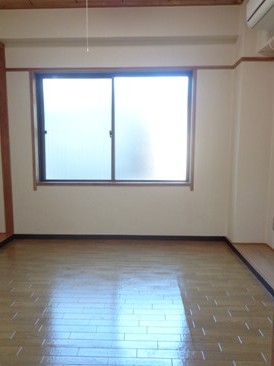 フォー＆フォー四谷ビル