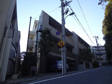 市谷逢坂ハウス