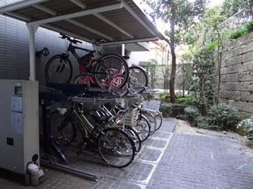 市谷逢坂ハウス