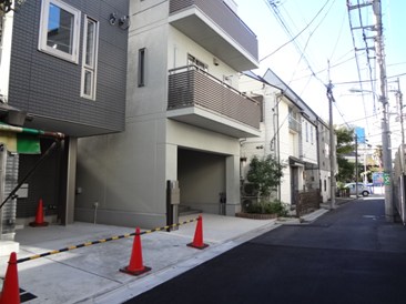 代々木１丁目マンション　