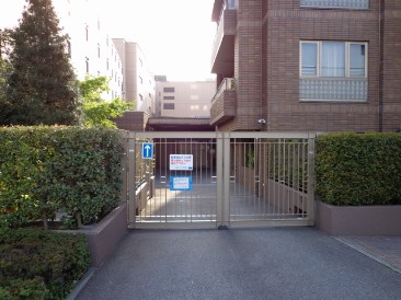九段坂ハウス