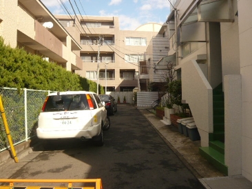 イイオハイツ　(事務所・住居)