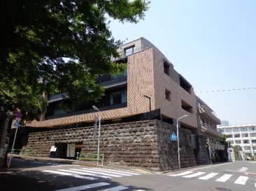 コート三田
