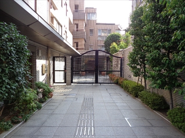 ライオンズマンション南青山グランフォート　（住居・事務所）