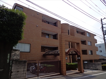 クリスティホームズ