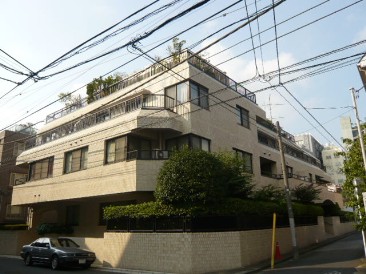 青山ロイヤルフラット