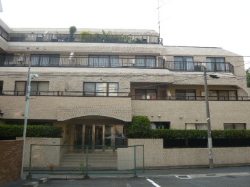 青山ロイヤルフラット