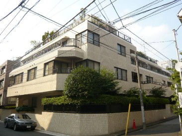 青山ロイヤルフラット
