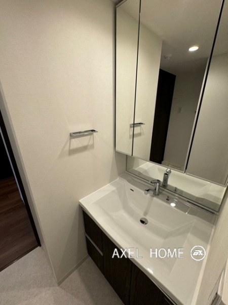WAKABA View Apartment (若葉ビューアパートメント)