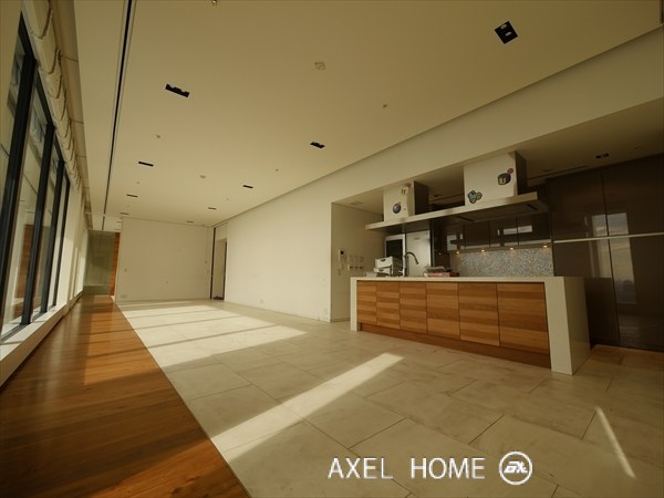 AKASAKA KｰTOWER RESIDENCE (赤坂Kタワーレジデンス)