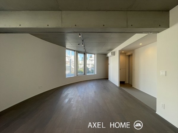 The Room 四谷大京町（ザルーム四谷大京町）