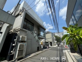 R's aoyama (アールズ青山)