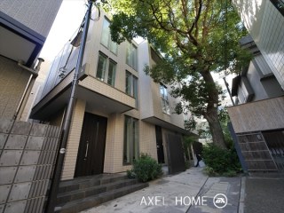 Corso Comodo 北参道　（コルソコモド北参道）
