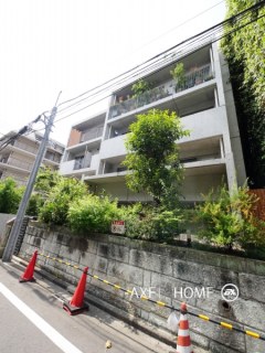 the manor S（ザ・メナーエス)