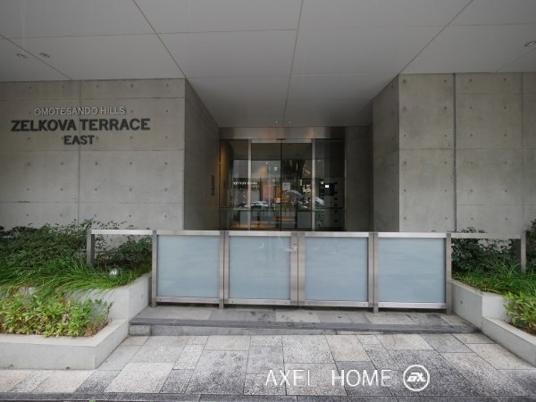 表参道ヒルズゼルコバテラス　（WEST EAST）