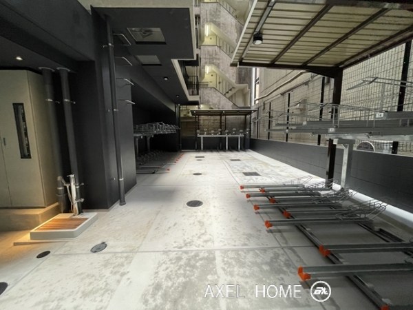 ZOOM新宿御苑前 (ズーム新宿御苑前)