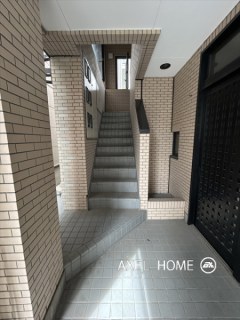 リバーイースト