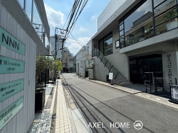 R's aoyama (アールズ青山)