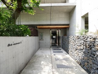 the manor S（ザ・メナーエス)