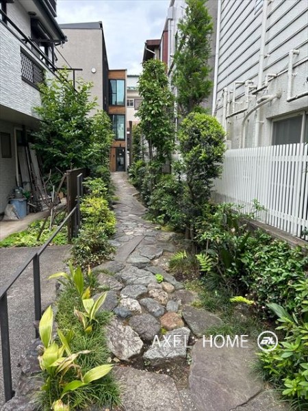 神楽坂薫木荘（かぐらざかくんぼくそう）