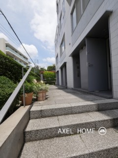 LATTICE　JINGUMAE　（ラティス神宮前）　