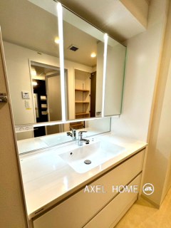 BluRock秋葉原 (ブルロック秋葉原)