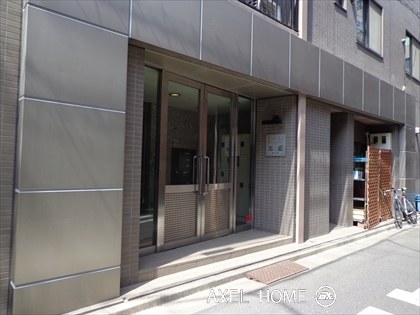 ルミネ本郷赤門前