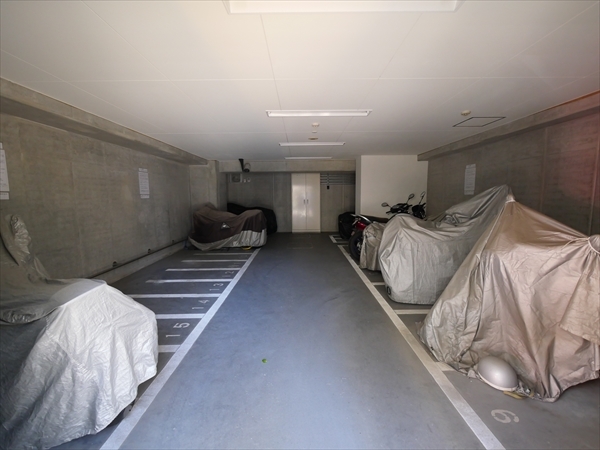バイク置き場