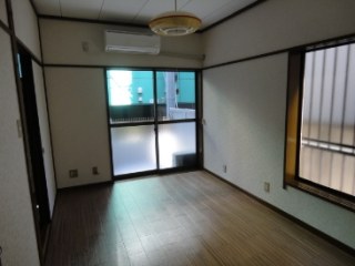 代々木三丁目貸家