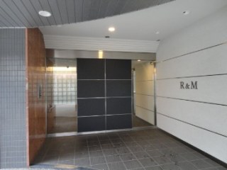 R＆M （アールアンドエム）